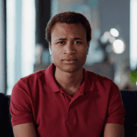 Avenirtel | voyant Theo